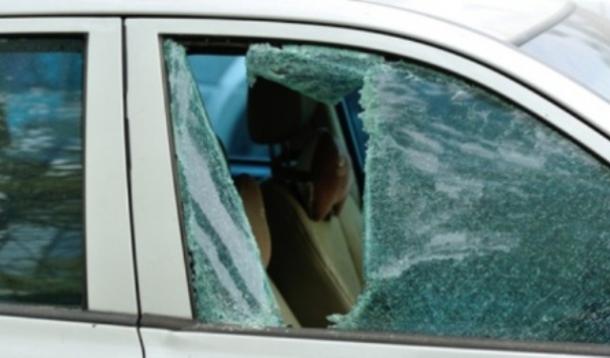 Broken Window in car to save child 