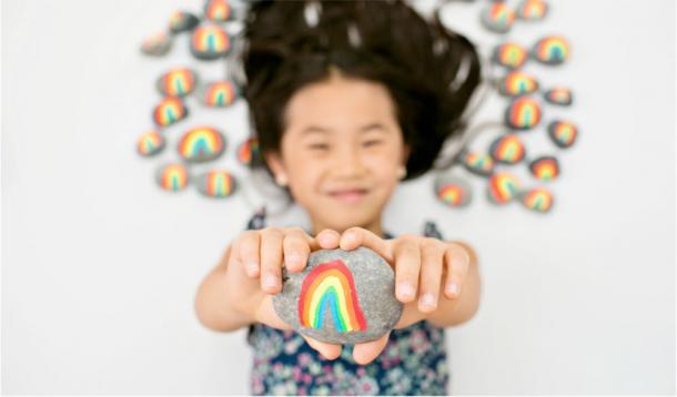 7 Year-Old Alia, founder of the Rainbow Rock Project, is spreading happiness with rainbow-painted rocks around the world. Proceeds are going to The Bay Area Rescue Mission | News | YummyMummyClub.ca